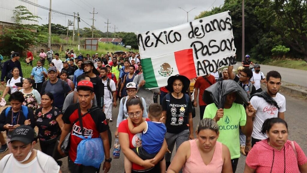 ONG alerta desaparición de 19 migrantes de una caravana en México