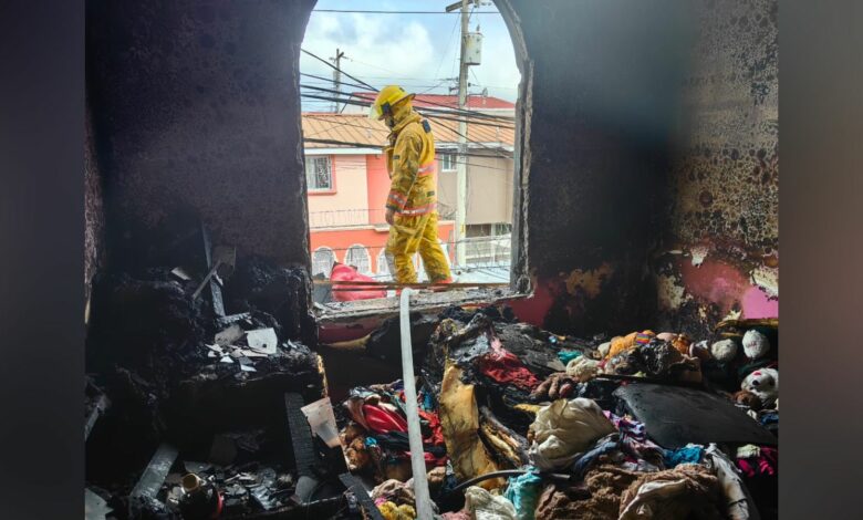 Devastadoras imágenes del incendio donde murieron cinco miembros de una familia