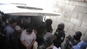 Dictan detención judicial a reclusas requeridas por masacre en cárcel de mujeres