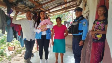 En solar baldío encuentran abandonada a una recién nacida en Comayagua