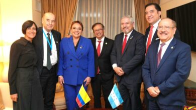 Presidenta Xiomara Castro y Gustavo Petro se reúnen en Guatemala