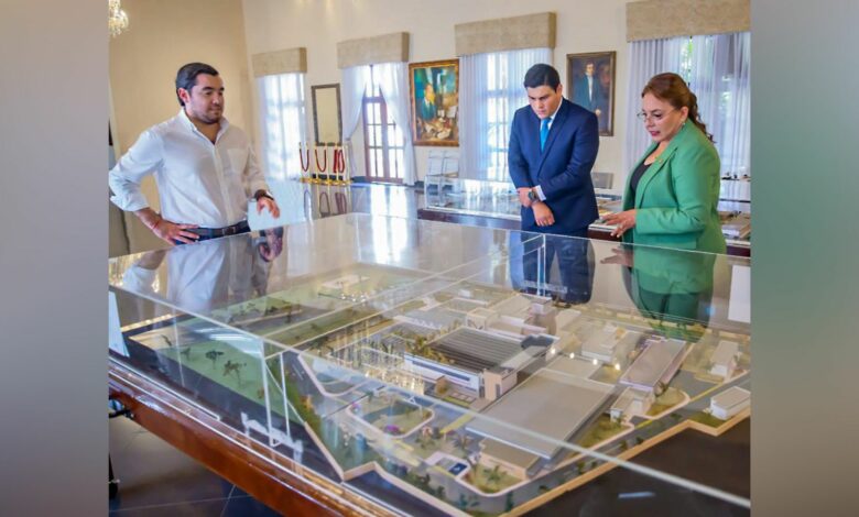 Presidenta Xiomara Castro supervisó las maquetas de los tres nuevos hospitales de Olancho, Ocotepeque y Santa Bárbara