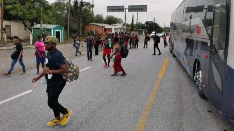 Grupo armado secuestra a 31 migrantes en Tamaulipas, México