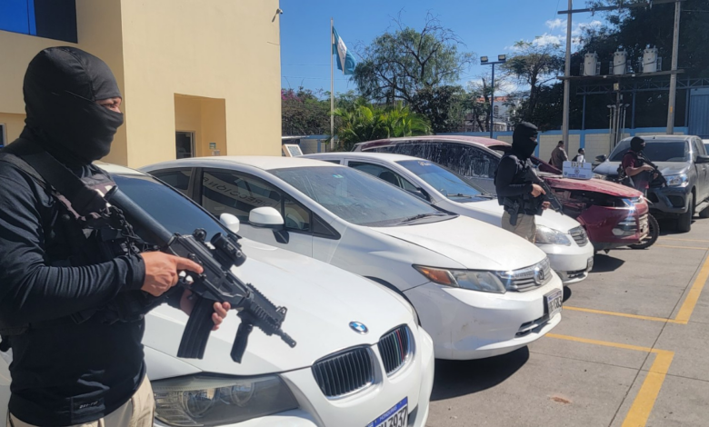 DPI recupera vehículos con reporte de robo que estaban siendo modificados por grupos criminales