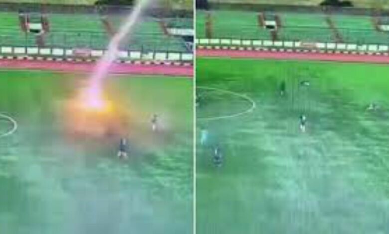 Futbolista muere en pleno partido tras ser alcanzado por un rayo