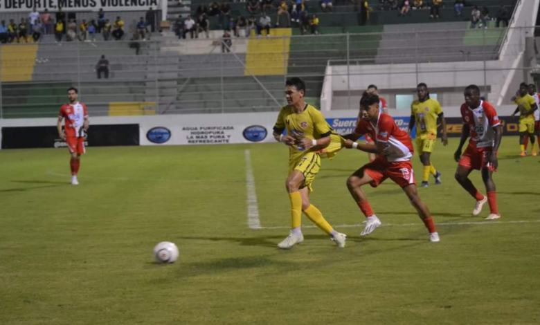 Génesis derrota al Vida con solitario gol de Roberto Moreira