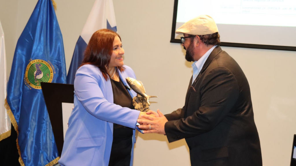 La titular de la SAG, Laura Elena Suazo, junto con la directora de SAG Digepesca, Kaina Alvarado, asumieron la Presidencia Pro Témpore para el primer semestre de 2024, sucediendo a la República de El Salvador.