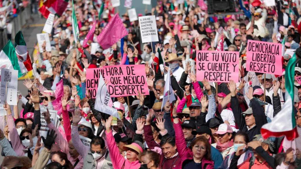 México: López Obrador desestima marcha ciudadana por la democracia