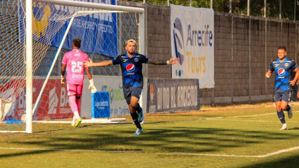 Motagua logra su cuarta victoria consecutiva y amenaza invicto del Olimpia en el clásico