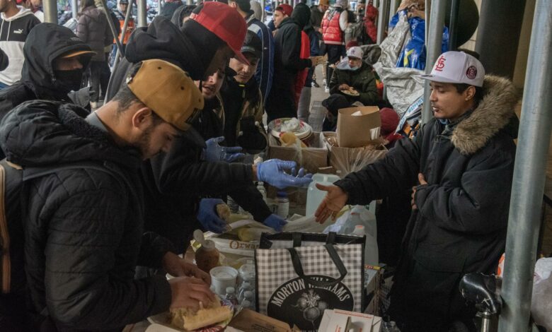 Nueva York entregará tarjeras prepagas para apoyar a las familias migrantes
