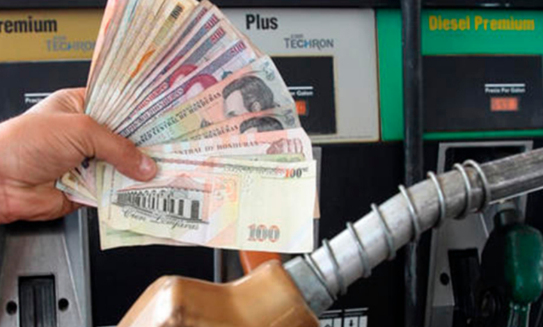 ¡Nueva alza! Combustibles sufrirán aumento de precios a partir del lunes