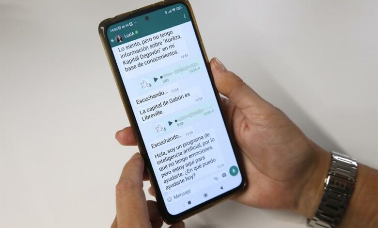 WhatsApp activa una opción para buscar mensajes por fecha
