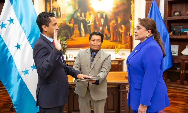 Christian Duarte es juramentado como nuevo director del SAR