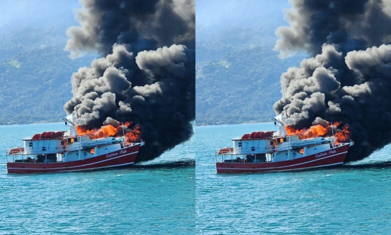 Se incendia embarcación de carga en La Ceiba (VIDEO)