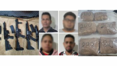 Arrestan a presuntos traficantes y les decomisa cinco kilos de cocaína y fusiles