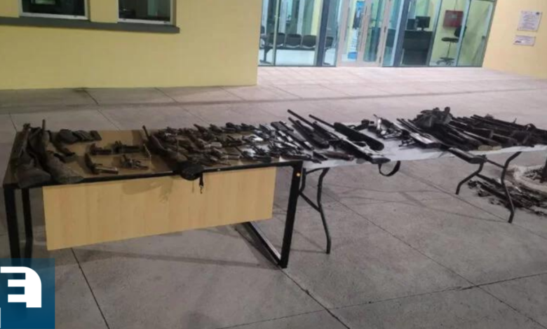 Las armas fueron decomisada al interior de una vivienda en Olanchito.