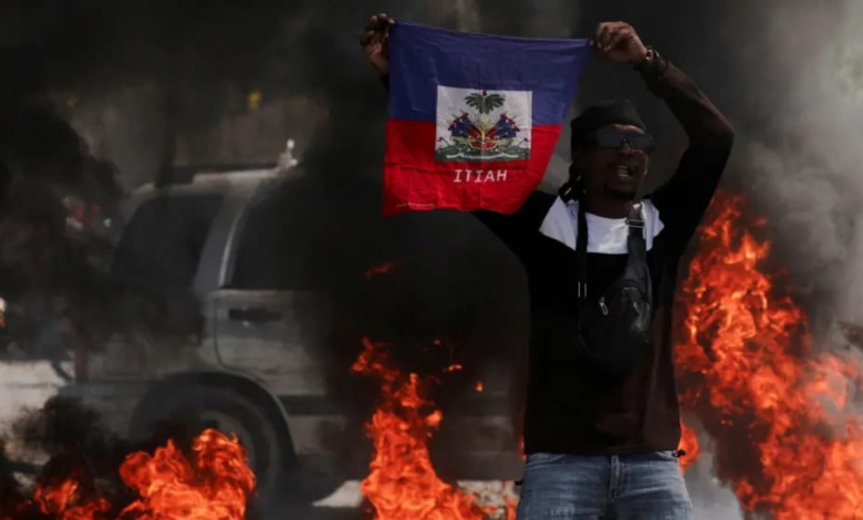 Tiroteos, saqueos e incertidumbre se viven en Puerto Príncipe, Haití.