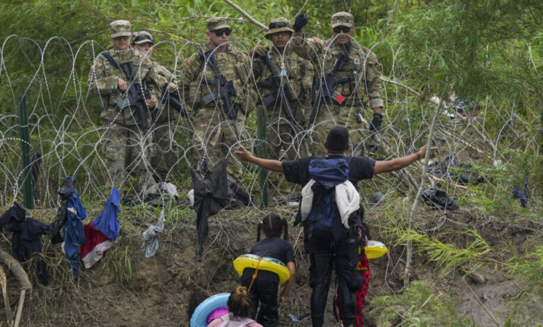 México se compromete a detener la ley antimigrante de Texas