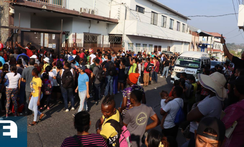 Miles de migrantes, en su mayoría de Haití y Honduras, saturaron este martes las oficinas de la Comar, en la frontera sur de México.
