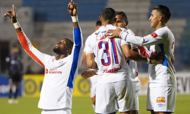 Olimpia logró una victoria sobre Génesis, lo que le permitió ascender al liderato del torneo Clausura 2024 de la Liga Nacional de Honduras gracias a una mejor diferencia de goles que tiene sobre Motagua.