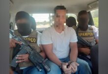 Capturan a ciudadano estadounidense con alerta roja de Interpol en La Ceiba