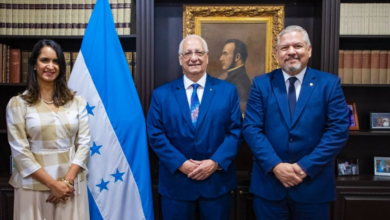 El exrector de la UNAH, Francisco Herrera, fue juramentado como embajador de Honduras en Kuwait.