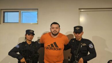 La Policía de El Salvador arrestó al comisionado de proyectos de Nayib Bukele
