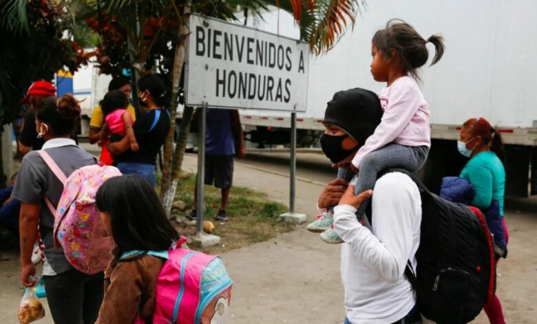 Miles de niños y niñas hondureños deportados y retornados en la última década