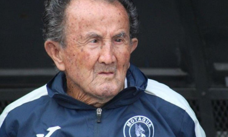 El kinesiólogo de las Águilas murió este viernes en Tegucigalpa a los 89 años de edad a causa de un paro cardíaco. Trabajó por 45 años con el club