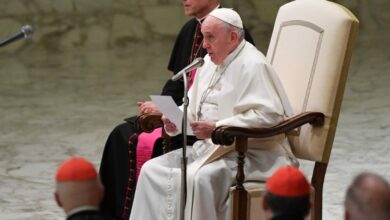 Papa Francisco: «Los ancianos no deben ser dejados solos sino vivir en familia»