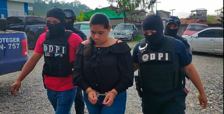 Mujer acusada de asesinar a su hija recién nacida queda en prisión preventiva Prision-preventiva-para-mujer-acusada-de-asesinar-a-su-hija-recien-nacida