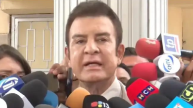 Salvador Nasralla brindó declaraciones a los medios tras presentar su renuncia.