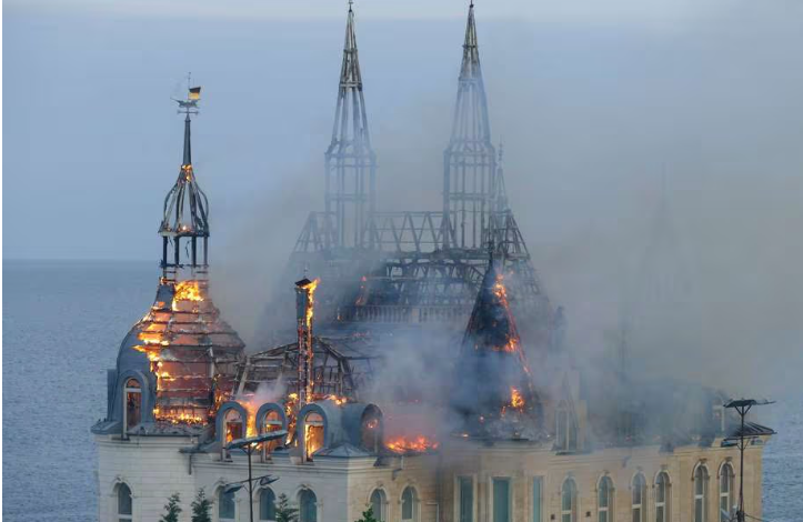 Cuatro muertos tras el impacto de un misil ruso en el ‘castillo de Harry Potter’ de Odesa