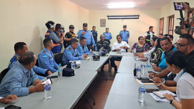 La reunión entre diversas autoridades, transportistas y locatarios, se realizó en las instalaciones del Conadeh, de la ciudad de Choluteca.