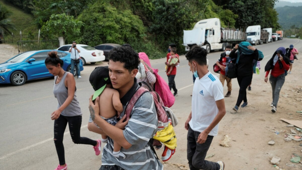 Miles de hondureños se vieron obligados a huir del país en 2023 a causa de los altos índices de violencia, impunidad, desigualdad y pobreza, cuyas consecuencias se vieron agravadas por el cambio climático.