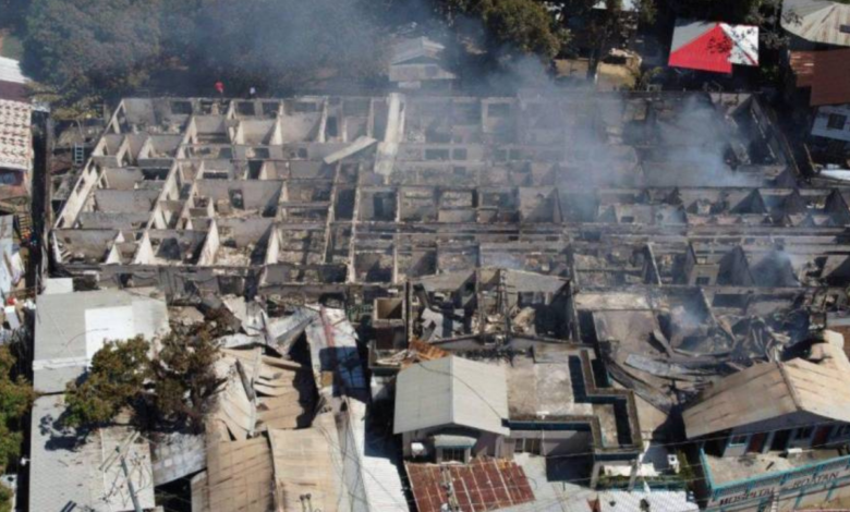 Reducido a cenizas quedó el Hospital de Roatán tras un pavoroso incendio que se registró la noche del viernes 19 de abril.