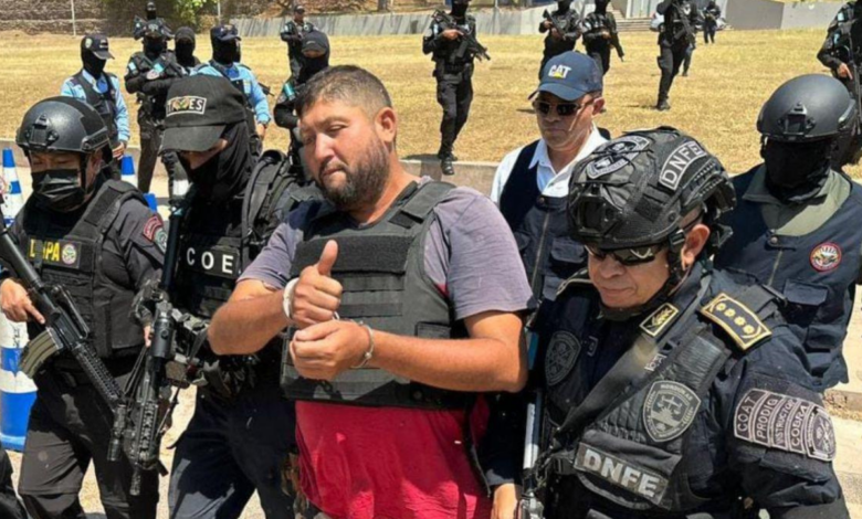 Víctor Viera Chirinos, alias “Mojarra”, fue capturado en el municipio de Guayape, en el departamento de Olancho, por suponerlo responsable de traficar drogas.