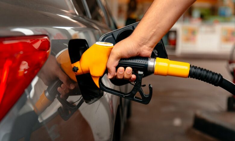 Gobierno prepara subsidios ante posibles alzas en precios de hidrocarburos