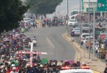 Caravana de migrantes llega a Oaxaca, México pese a ola de calor