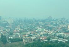 Densa capa de humo cubre nuevamente la capital