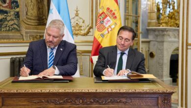 Honduras y España firman acuerdo para homologar permisos de conducir