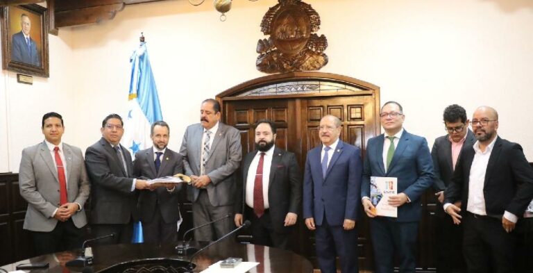 Presentan al Congreso Nacional 18 adendas para contratos energéticos