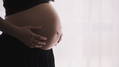 Presentadora de televisión revela que está esperando su primer bebé