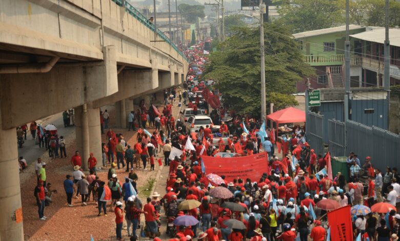 Clase trabajadora de Honduras marcha por mejores condiciones laborales y sociales