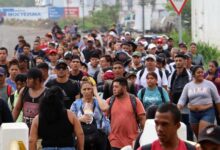 Nueva caravana con cientos de migrantes parte de la frontera sur de México