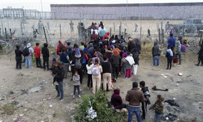 EE. UU. implementa nuevas restricciones para solicitantes de asilo en la frontera con México