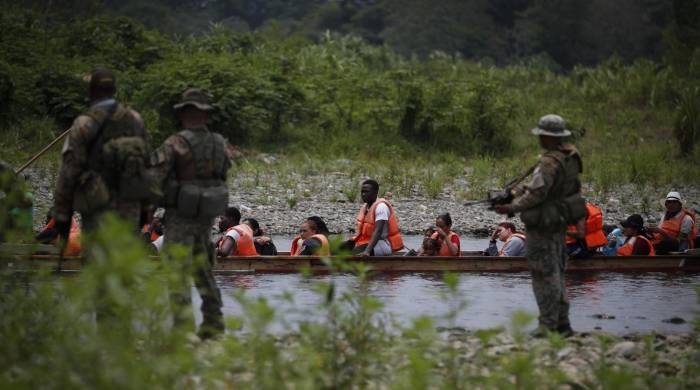 EE. UU. ofrece recompensas por información sobre tráfico de migrantes en la selva del Darién