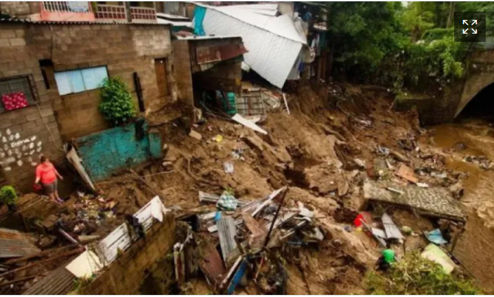 Dos menores mueren soterrados tras un deslave en El Salvador a causa de las lluvias