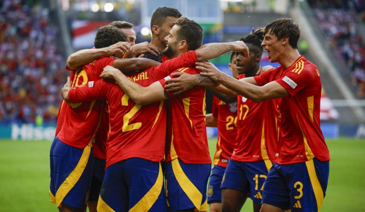 España vence 3-0 a Croacia en su debut en la Eurocopa