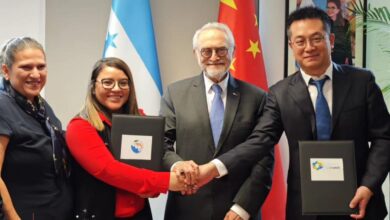 Camaronera hondureña firma dos contratos con empresas chinas